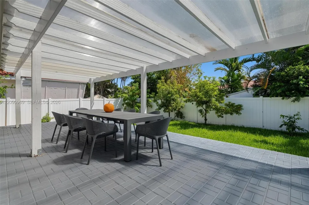 9217 Bay Dr Surfside, FL 33154