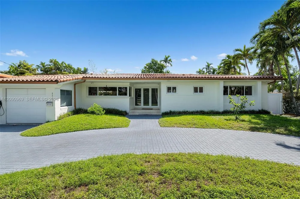 9217 Bay Dr Surfside, FL 33154