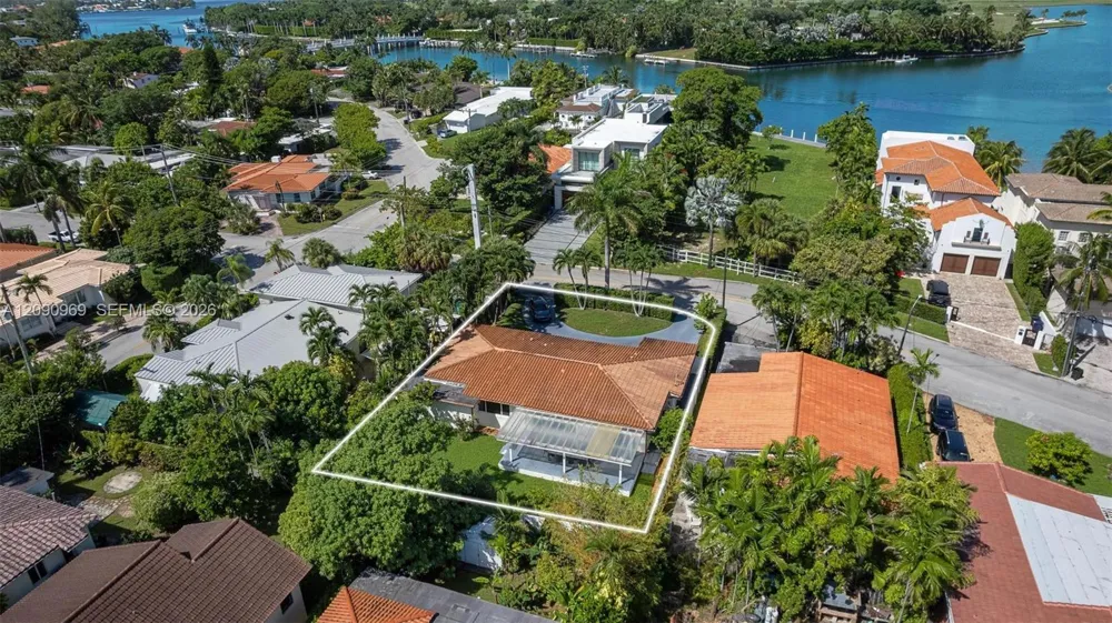 9217 Bay Dr Surfside, FL 33154