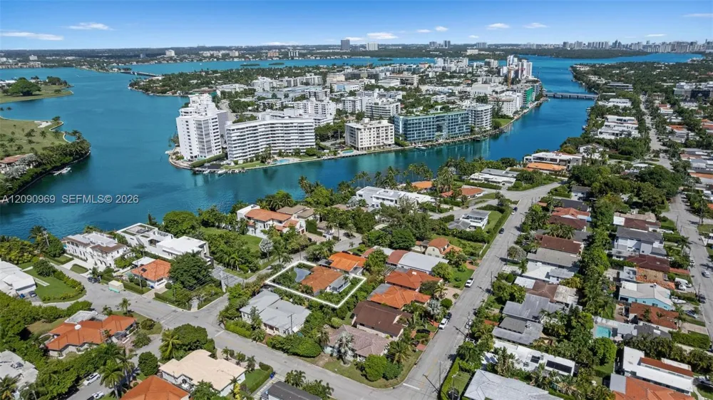 9217 Bay Dr Surfside, FL 33154