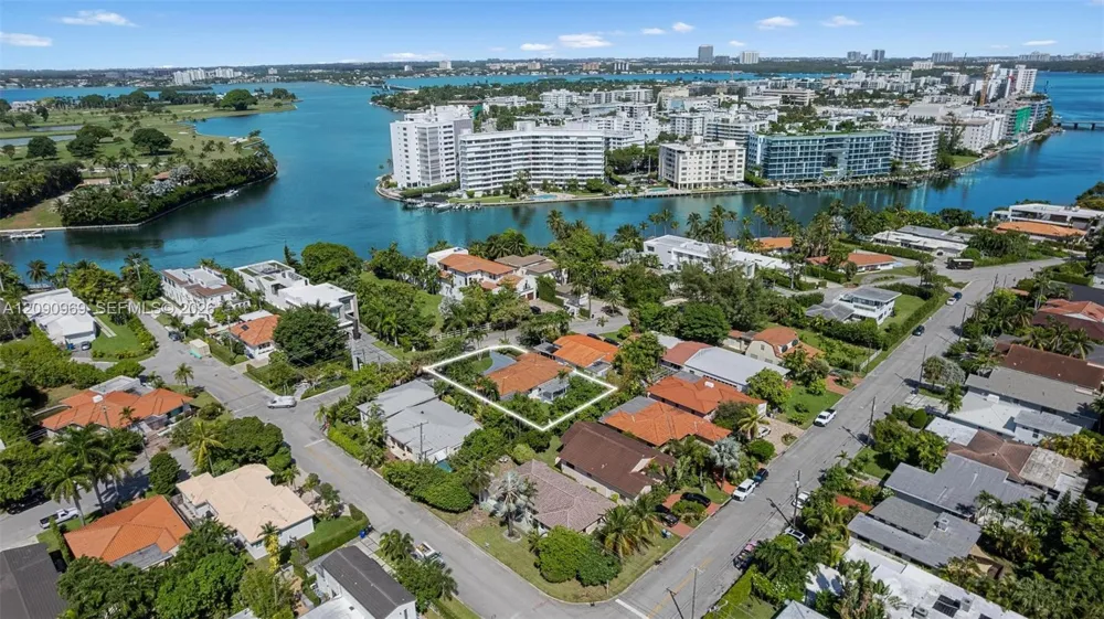 9217 Bay Dr Surfside, FL 33154