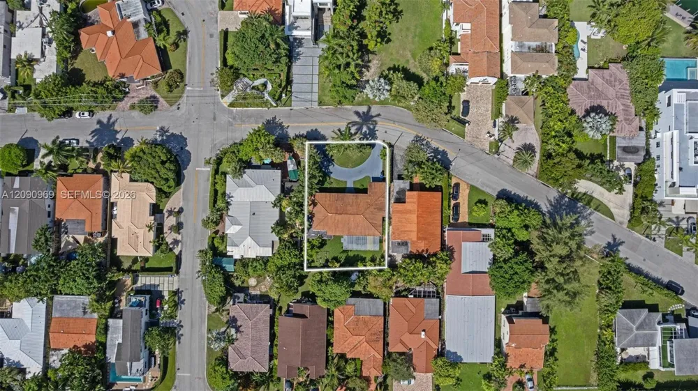 9217 Bay Dr Surfside, FL 33154