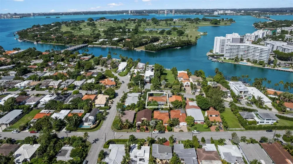 9217 Bay Dr Surfside, FL 33154