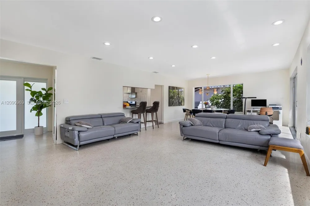 9217 Bay Dr Surfside, FL 33154