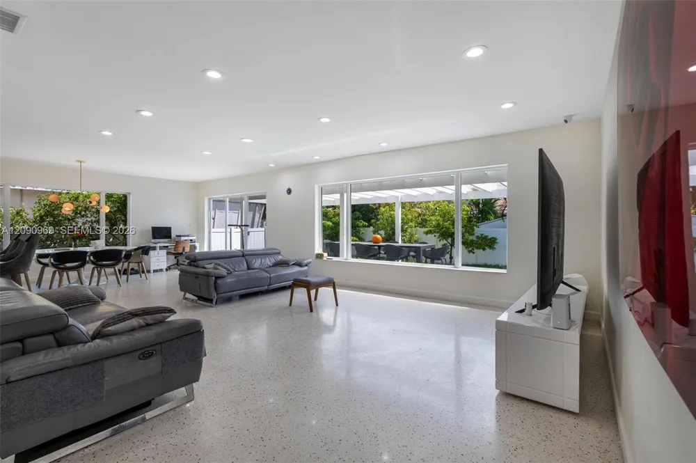 9217 Bay Dr Surfside, FL 33154
