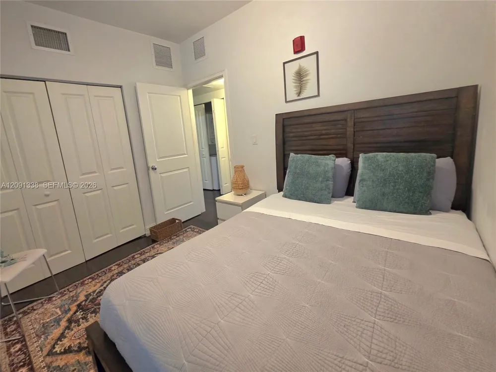 601 11th St #107 Miami Beach, FL 33139