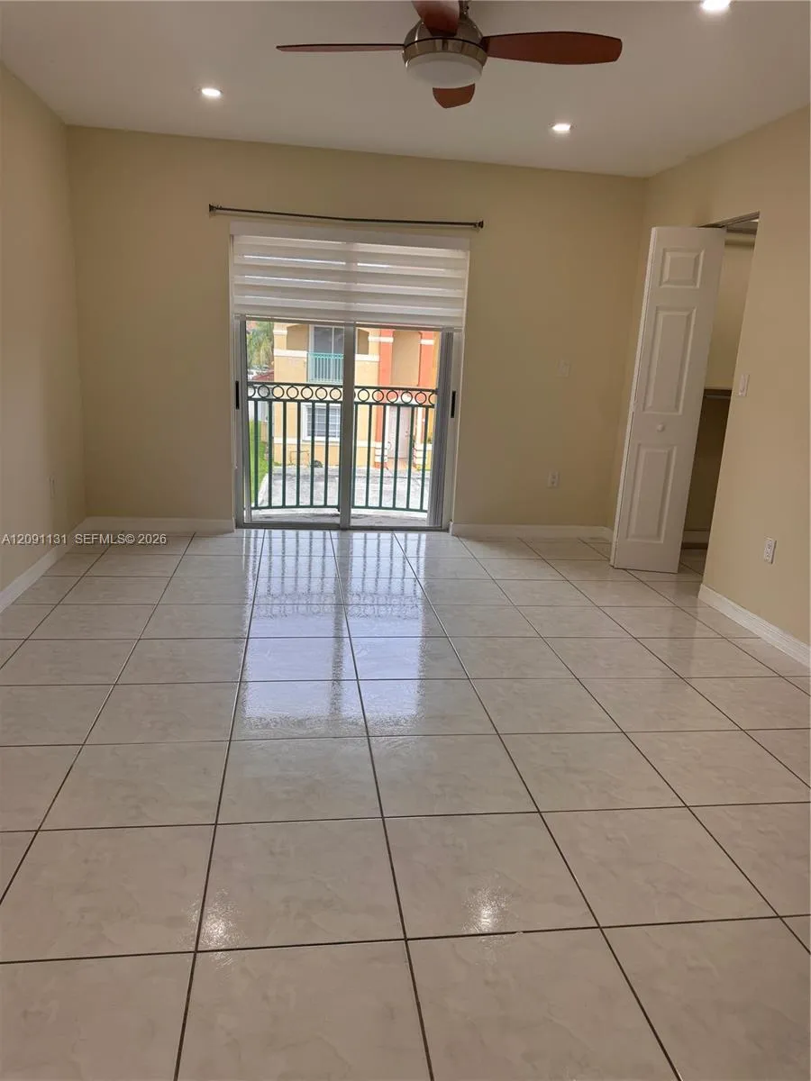 7075 NW 173rd Dr #1406 Hialeah, FL 33015