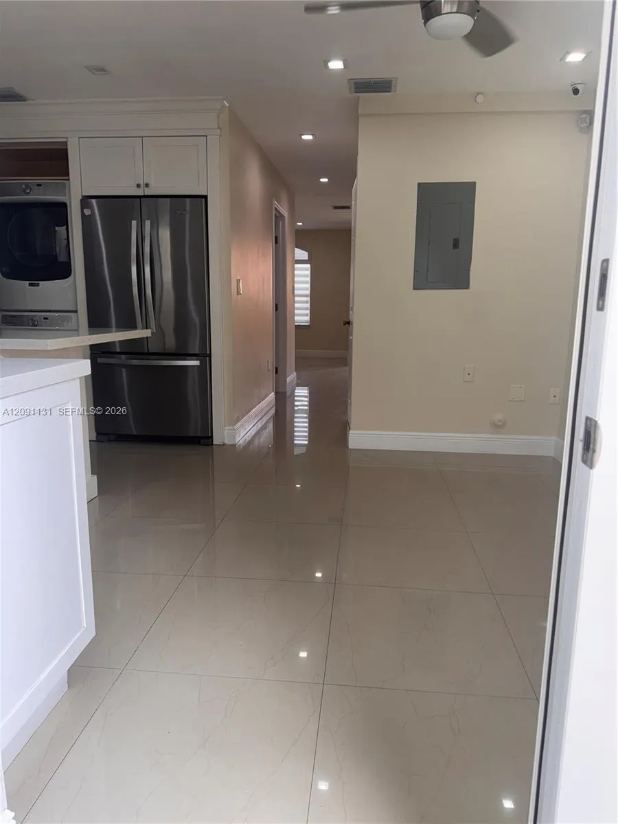 7075 NW 173rd Dr #1406 Hialeah, FL 33015