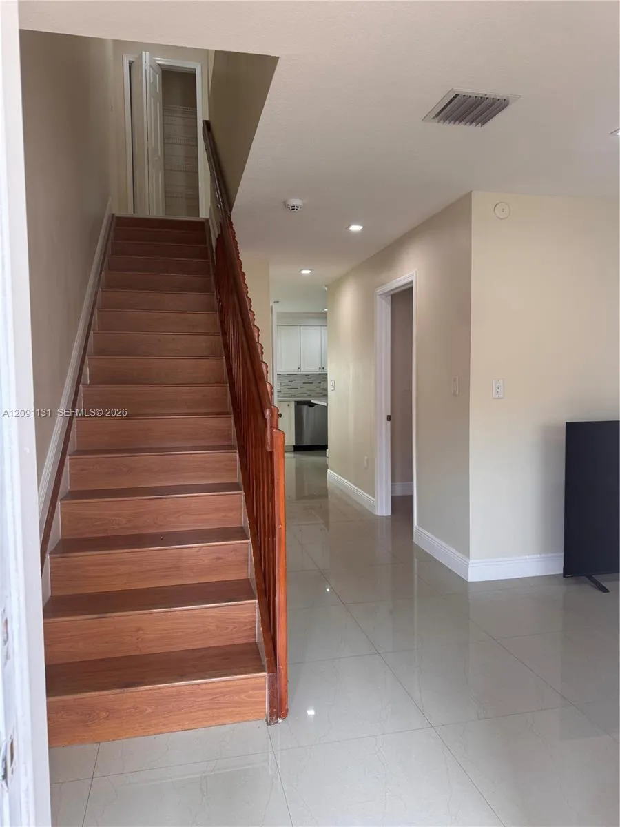 7075 NW 173rd Dr #1406 Hialeah, FL 33015
