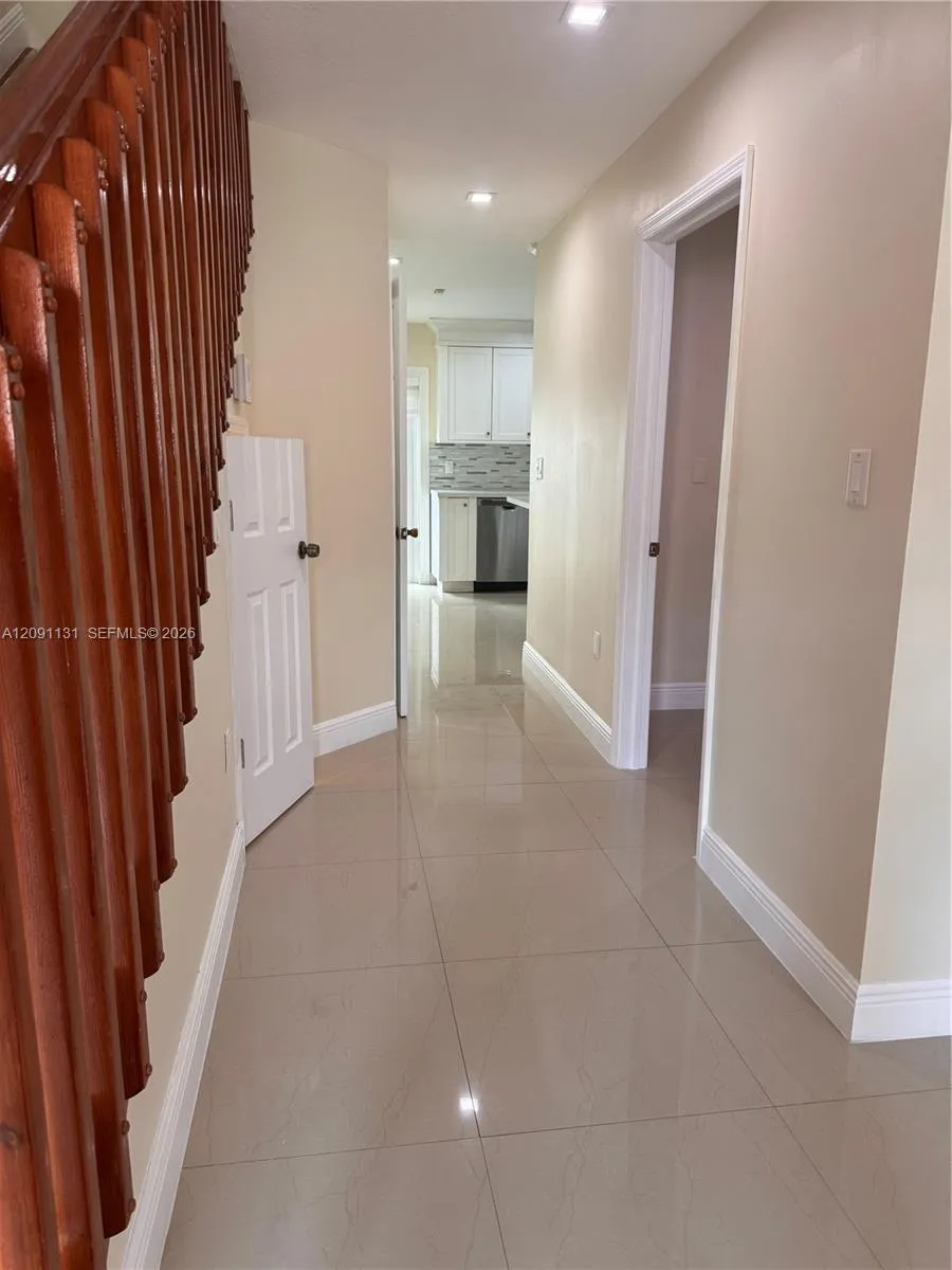 7075 NW 173rd Dr #1406 Hialeah, FL 33015