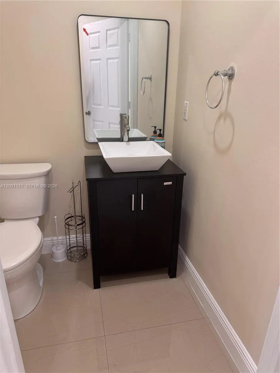7075 NW 173rd Dr #1406 Hialeah, FL 33015