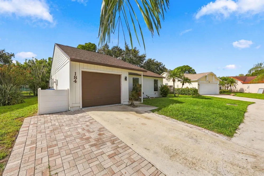 184 GREENTREE CIRCLE Jupiter, FL 33458