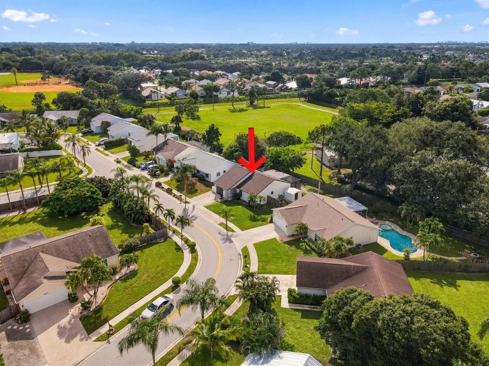 184 GREENTREE CIRCLE Jupiter, FL 33458
