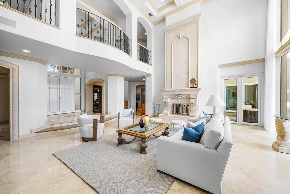 6373 OCEAN BOULEVARD Boynton Beach, FL 33435
