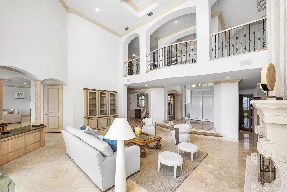6373 OCEAN BOULEVARD Boynton Beach, FL 33435