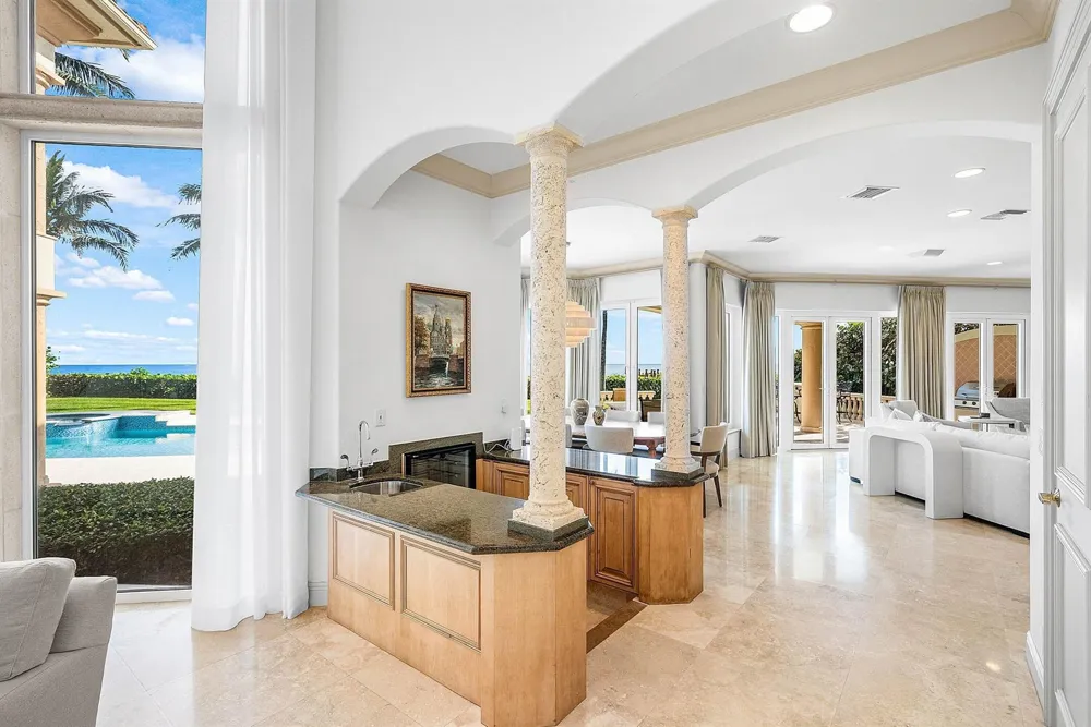 6373 OCEAN BOULEVARD Boynton Beach, FL 33435