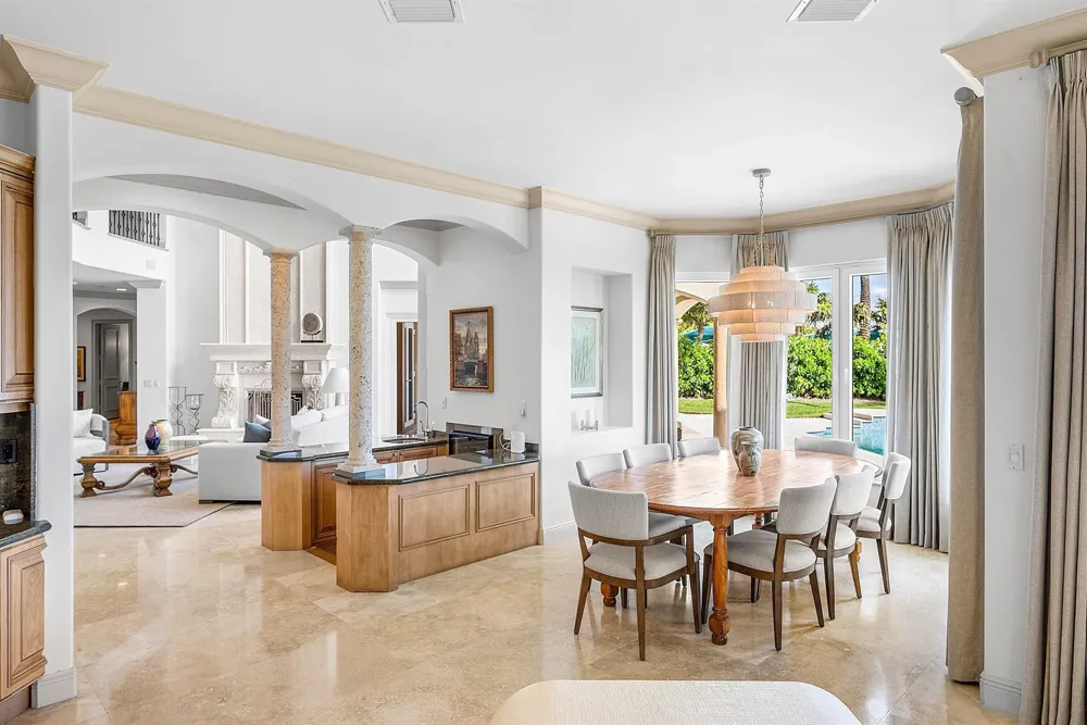 6373 OCEAN BOULEVARD Boynton Beach, FL 33435