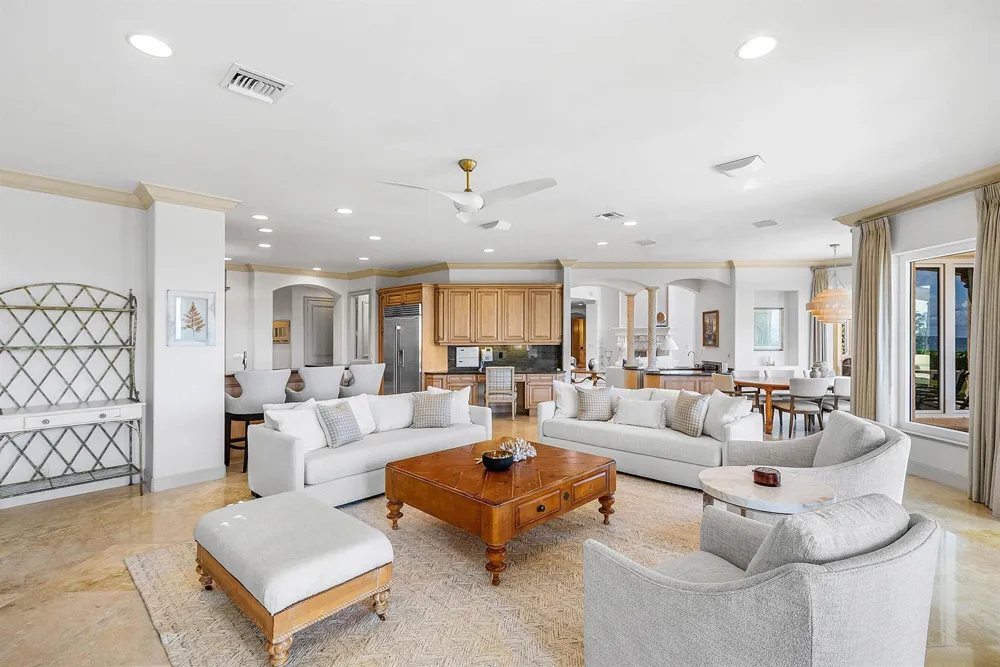 6373 OCEAN BOULEVARD Boynton Beach, FL 33435