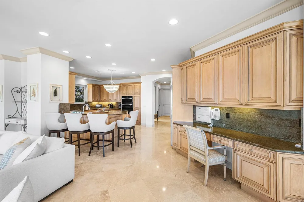 6373 OCEAN BOULEVARD Boynton Beach, FL 33435