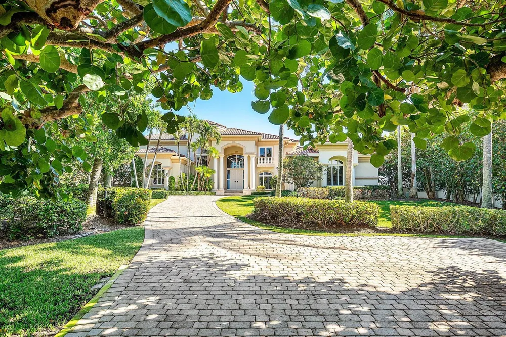 6373 OCEAN BOULEVARD Boynton Beach, FL 33435