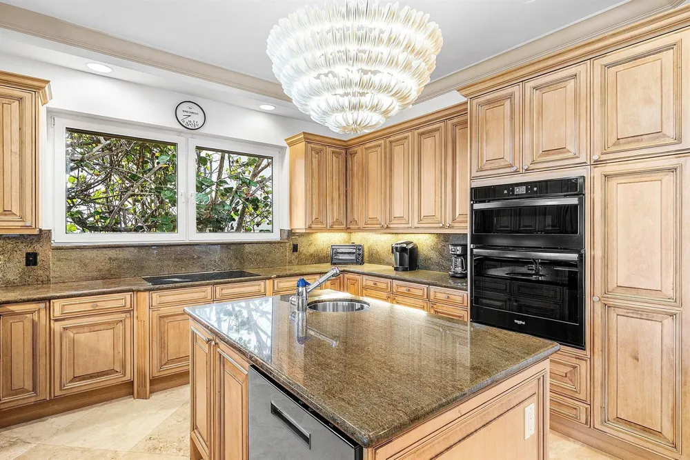 6373 OCEAN BOULEVARD Boynton Beach, FL 33435