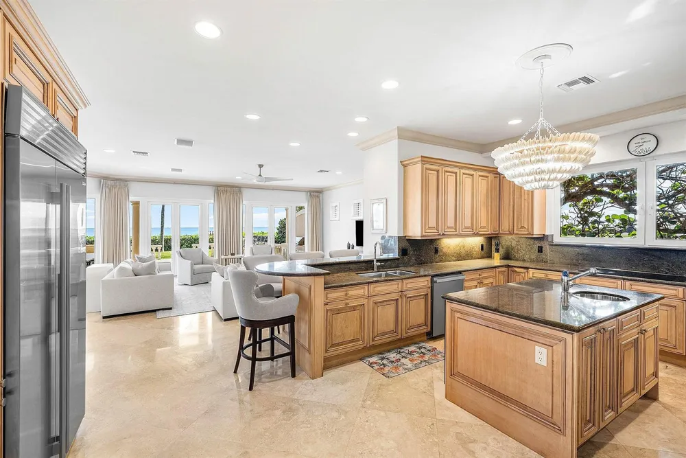 6373 OCEAN BOULEVARD Boynton Beach, FL 33435