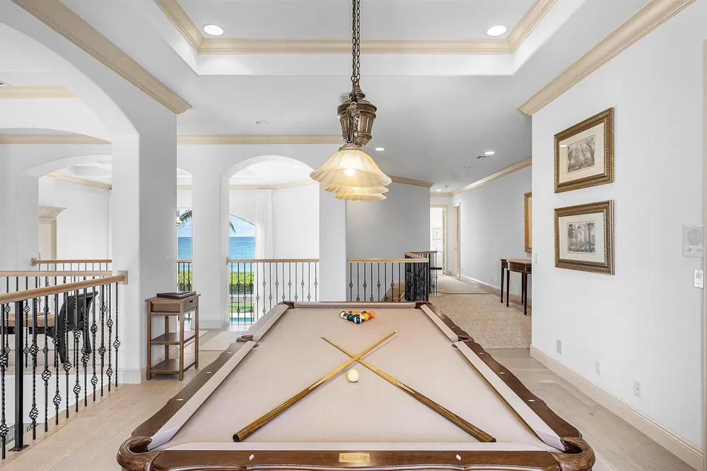 6373 OCEAN BOULEVARD Boynton Beach, FL 33435