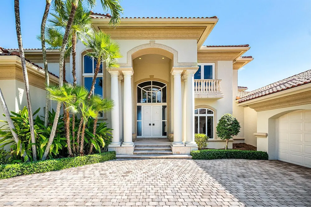 6373 OCEAN BOULEVARD Boynton Beach, FL 33435