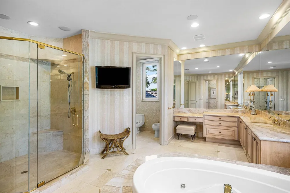6373 OCEAN BOULEVARD Boynton Beach, FL 33435