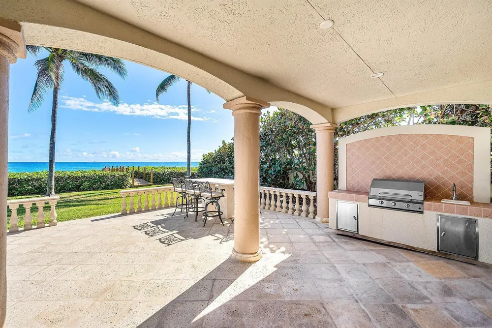 6373 OCEAN BOULEVARD Boynton Beach, FL 33435