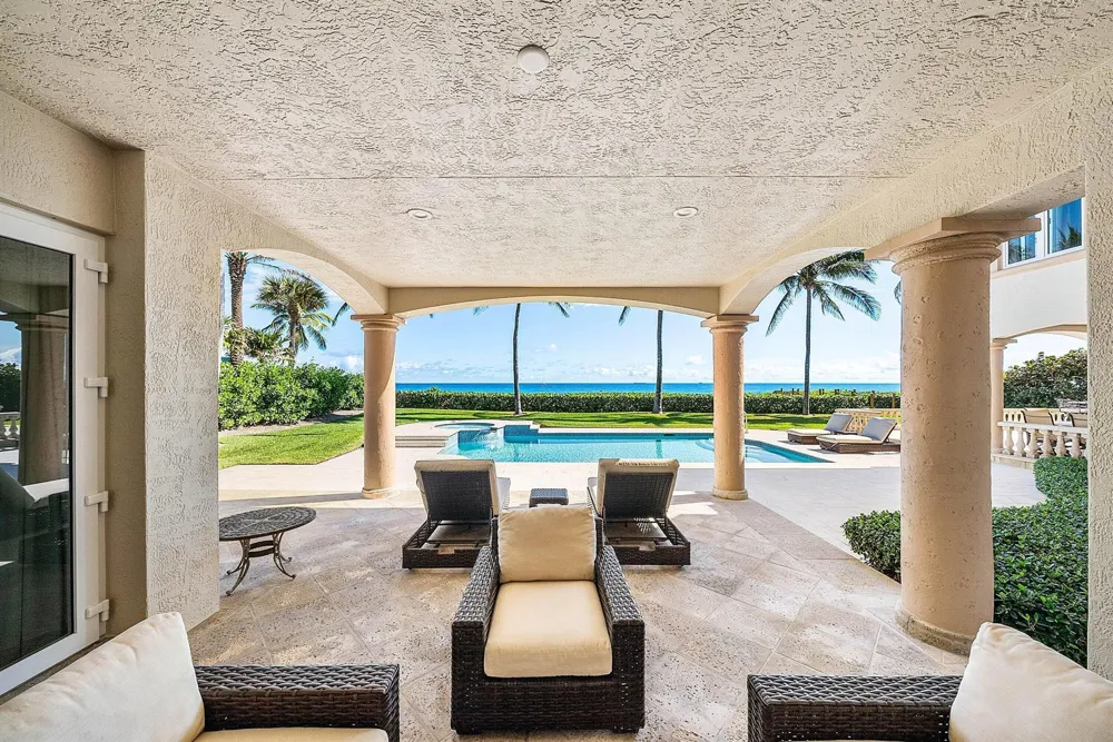 6373 OCEAN BOULEVARD Boynton Beach, FL 33435