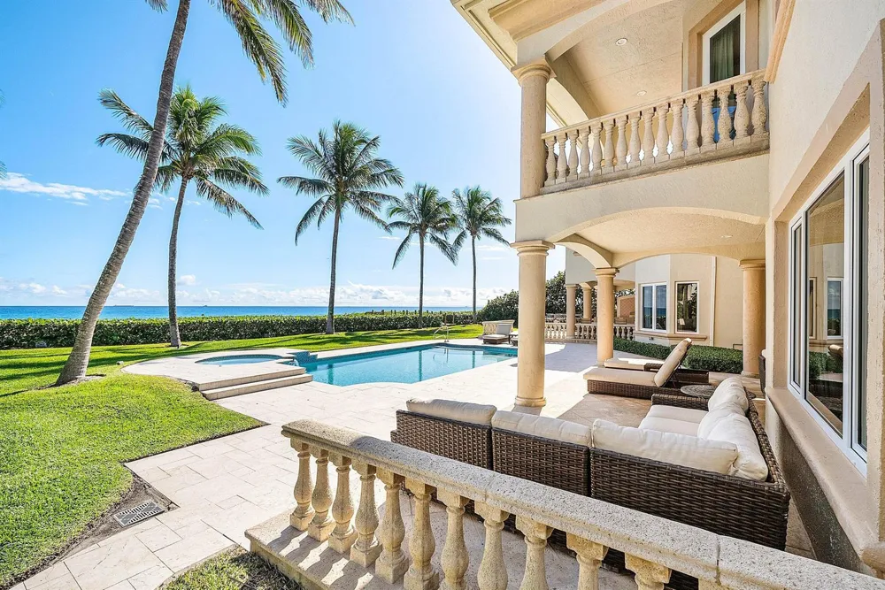 6373 OCEAN BOULEVARD Boynton Beach, FL 33435