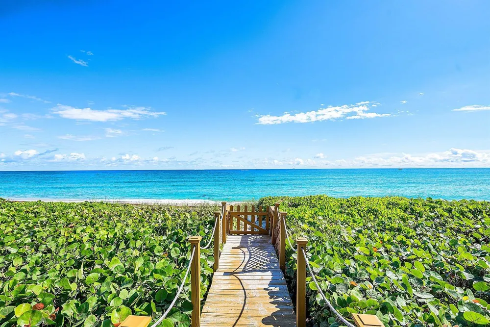 6373 OCEAN BOULEVARD Boynton Beach, FL 33435