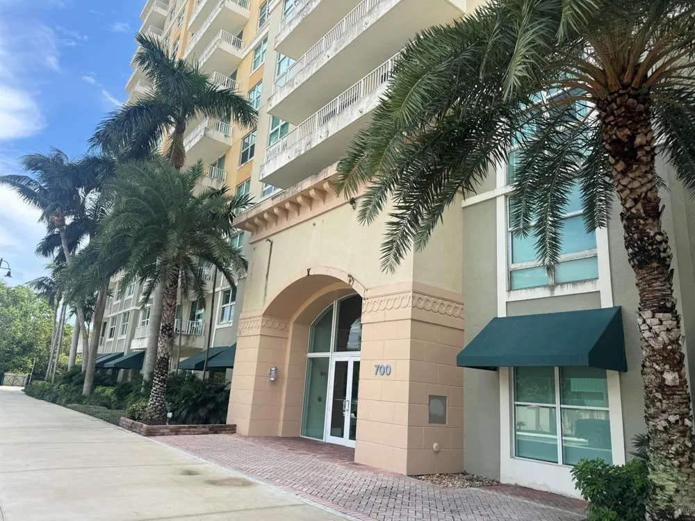 700 E BOYNTON BEACH BOULEVARD #1103 Boynton Beach, FL 33435