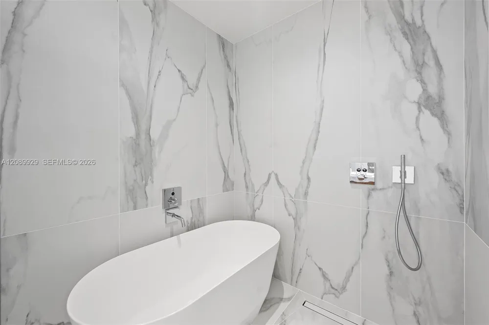 1400 Biscayne Blvd #609 Miami, FL 33132