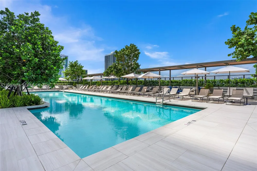 1400 Biscayne Blvd #609 Miami, FL 33132
