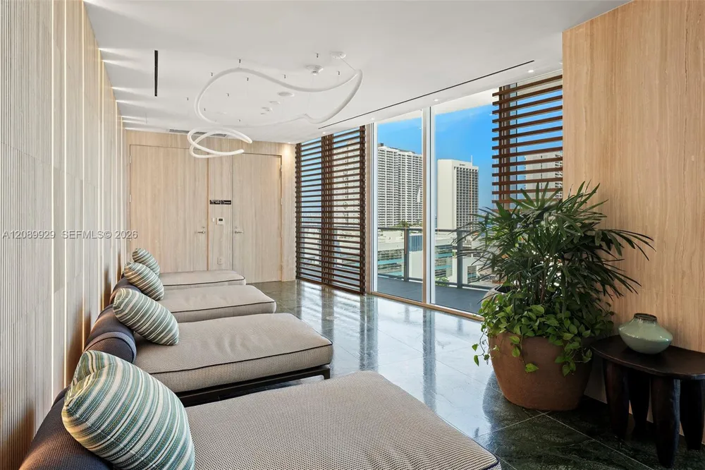 1400 Biscayne Blvd #609 Miami, FL 33132