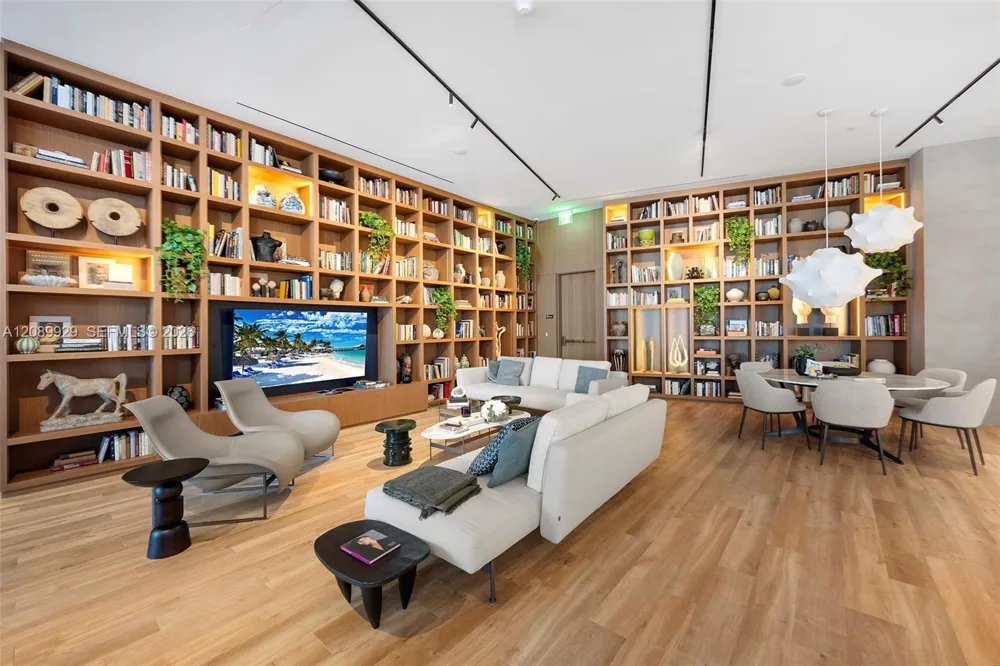 1400 Biscayne Blvd #609 Miami, FL 33132