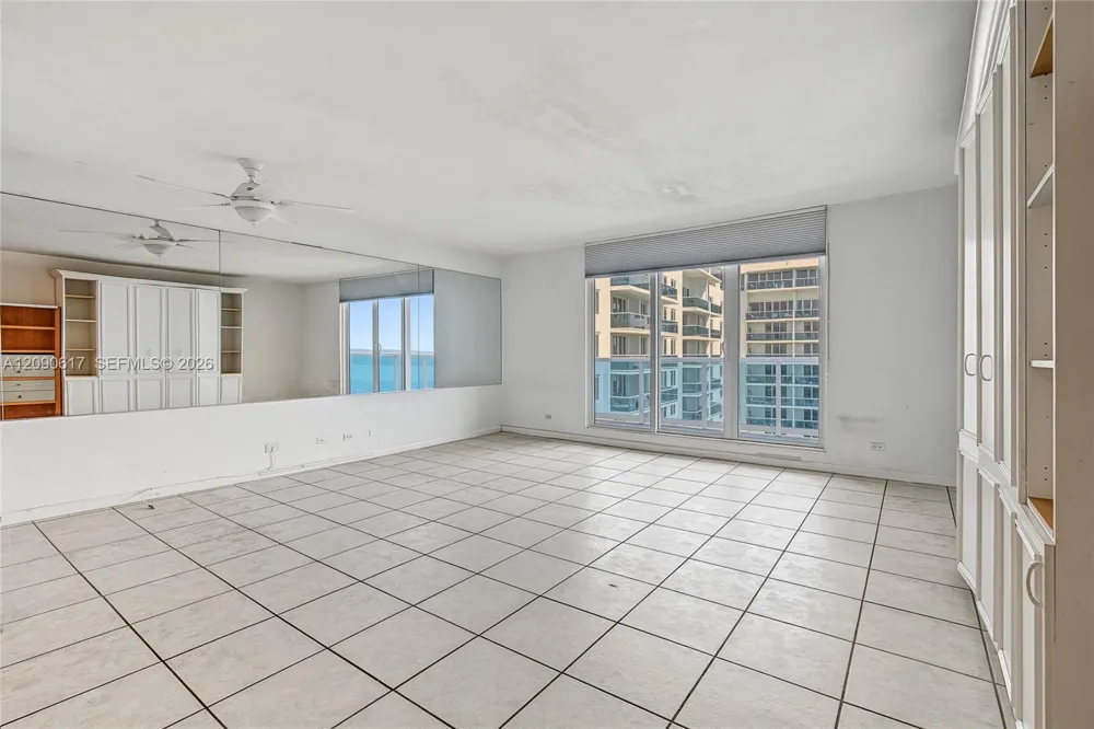 2301 Collins Ave #1420 Miami Beach, FL 33139