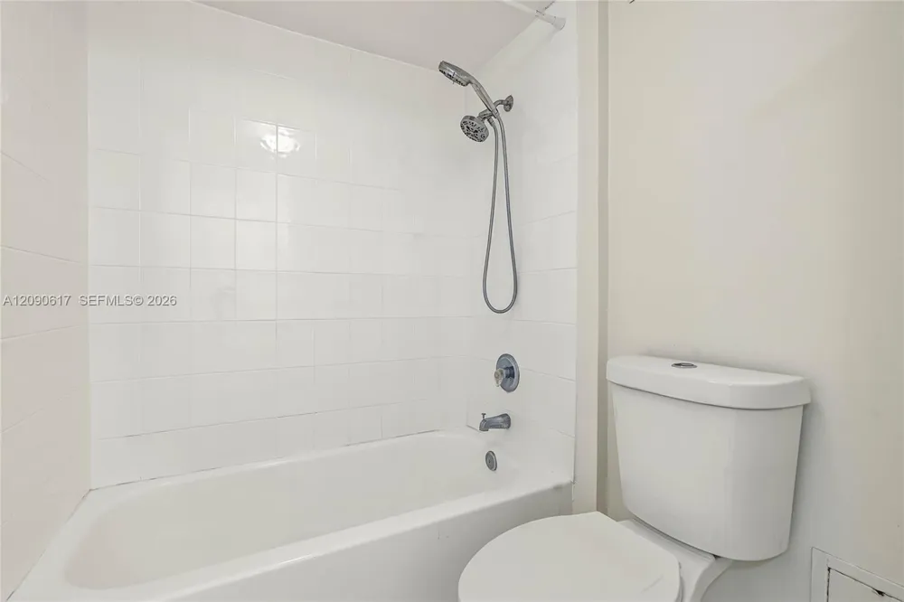 2301 Collins Ave #1420 Miami Beach, FL 33139