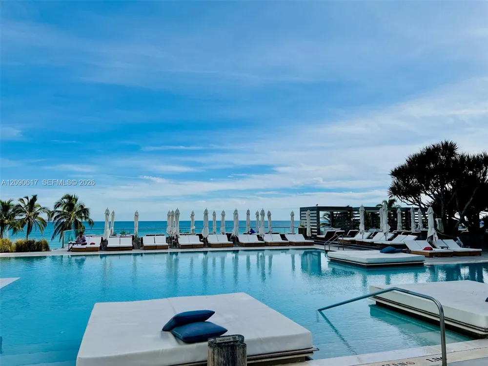 2301 Collins Ave #1420 Miami Beach, FL 33139