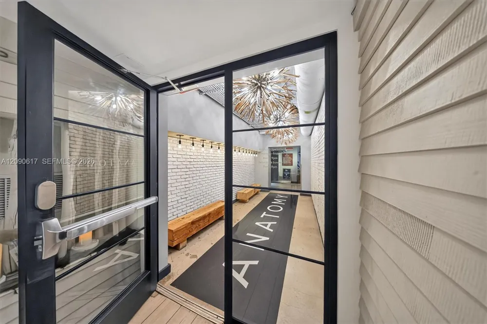 2301 Collins Ave #1420 Miami Beach, FL 33139
