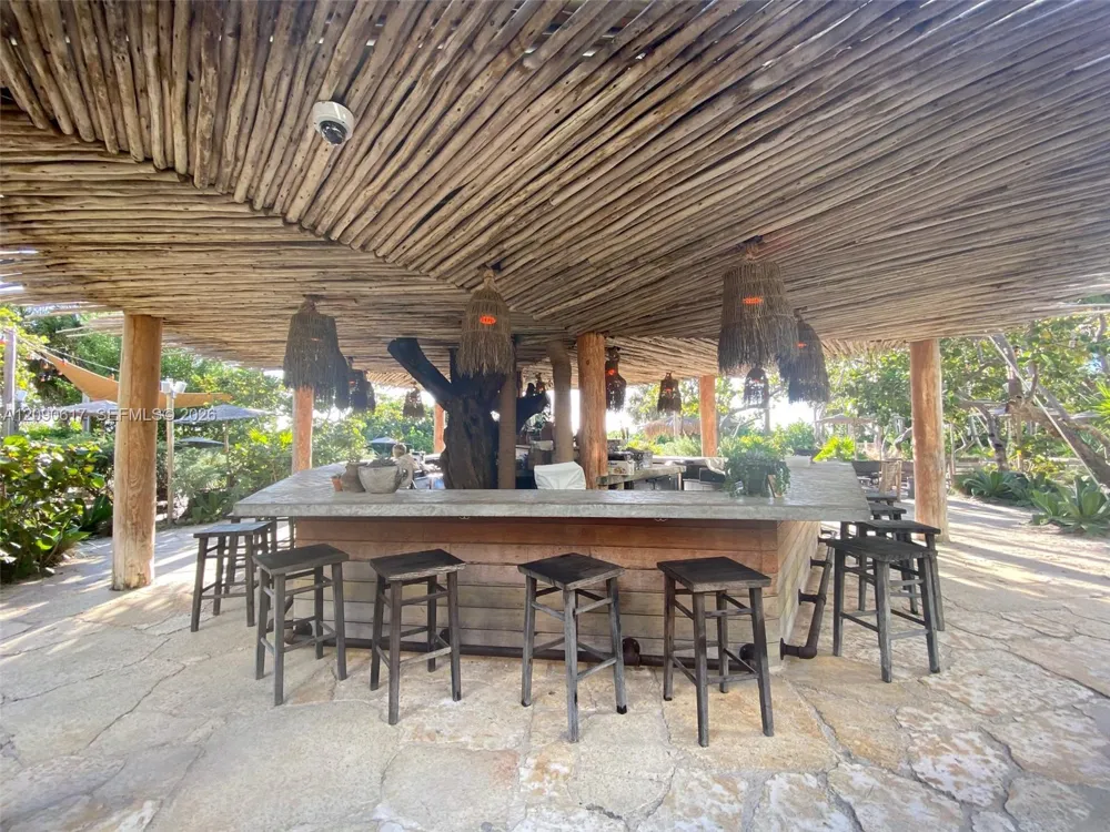 2301 Collins Ave #1420 Miami Beach, FL 33139