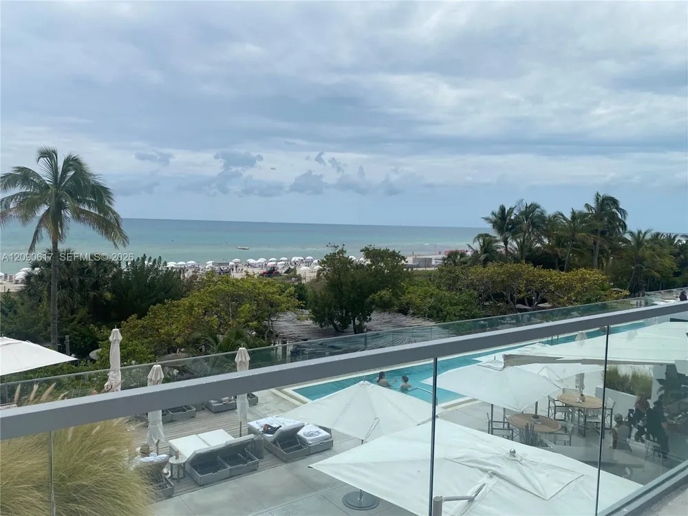 2301 Collins Ave #1420 Miami Beach, FL 33139