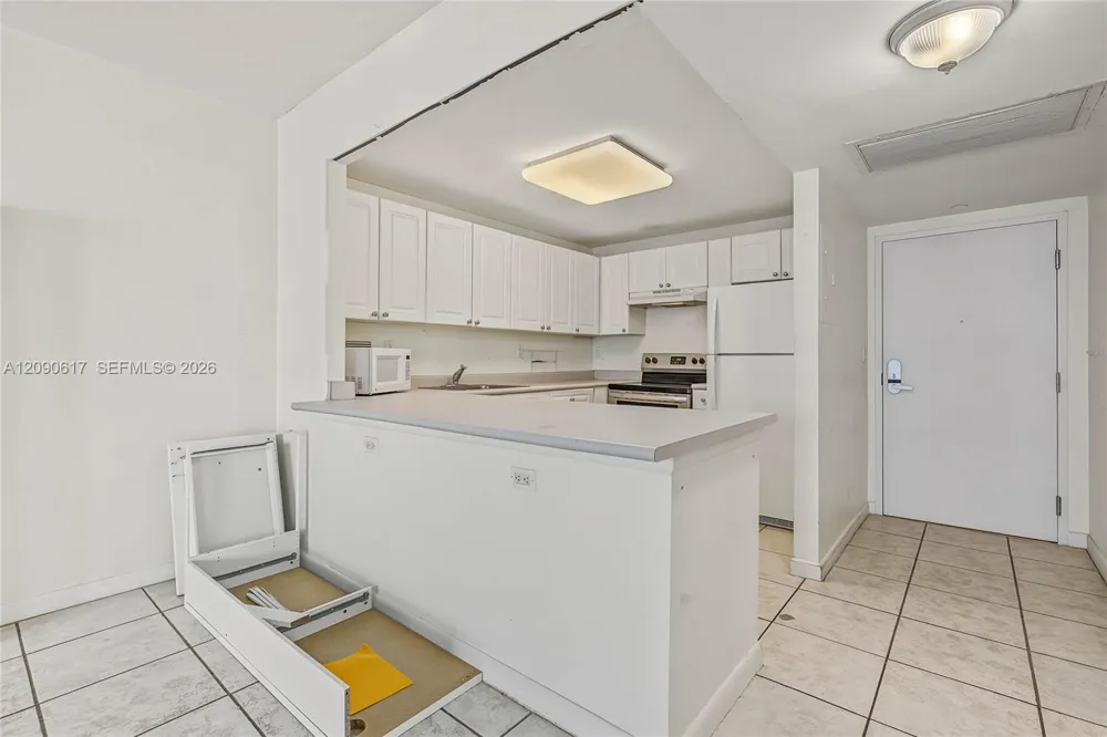 2301 Collins Ave #1420 Miami Beach, FL 33139