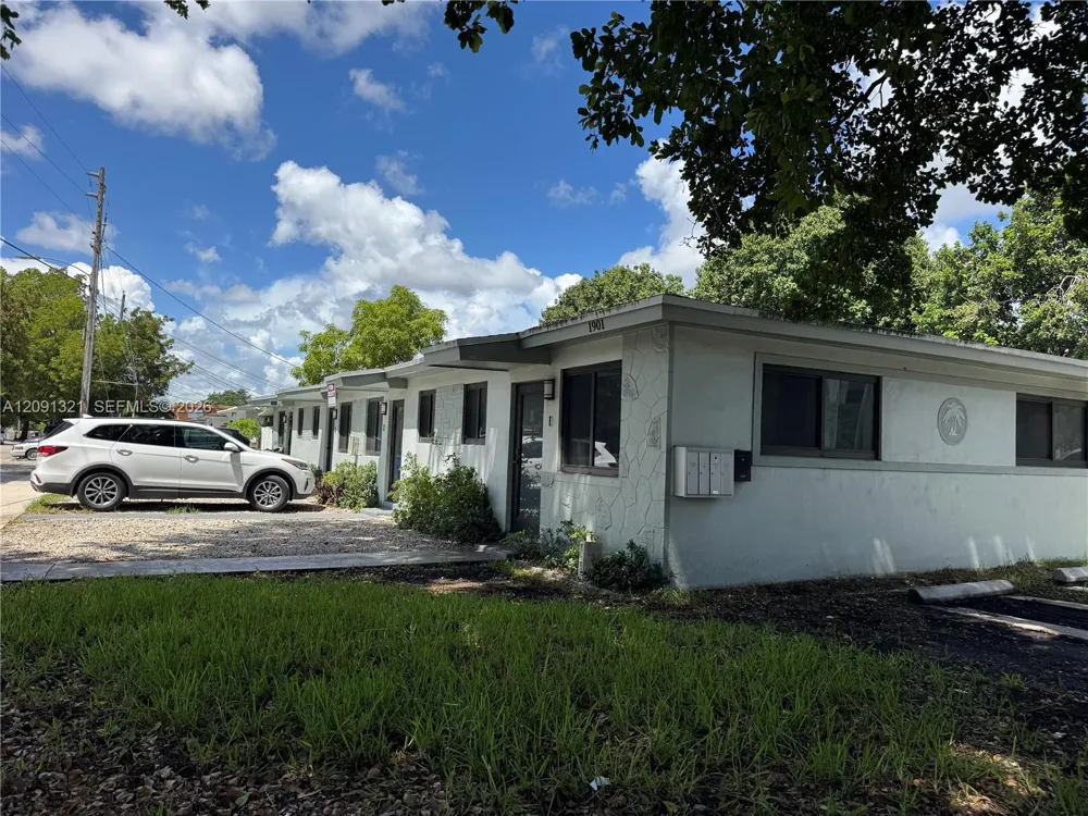 1901 NW 30th St #2 Miami, FL 33142