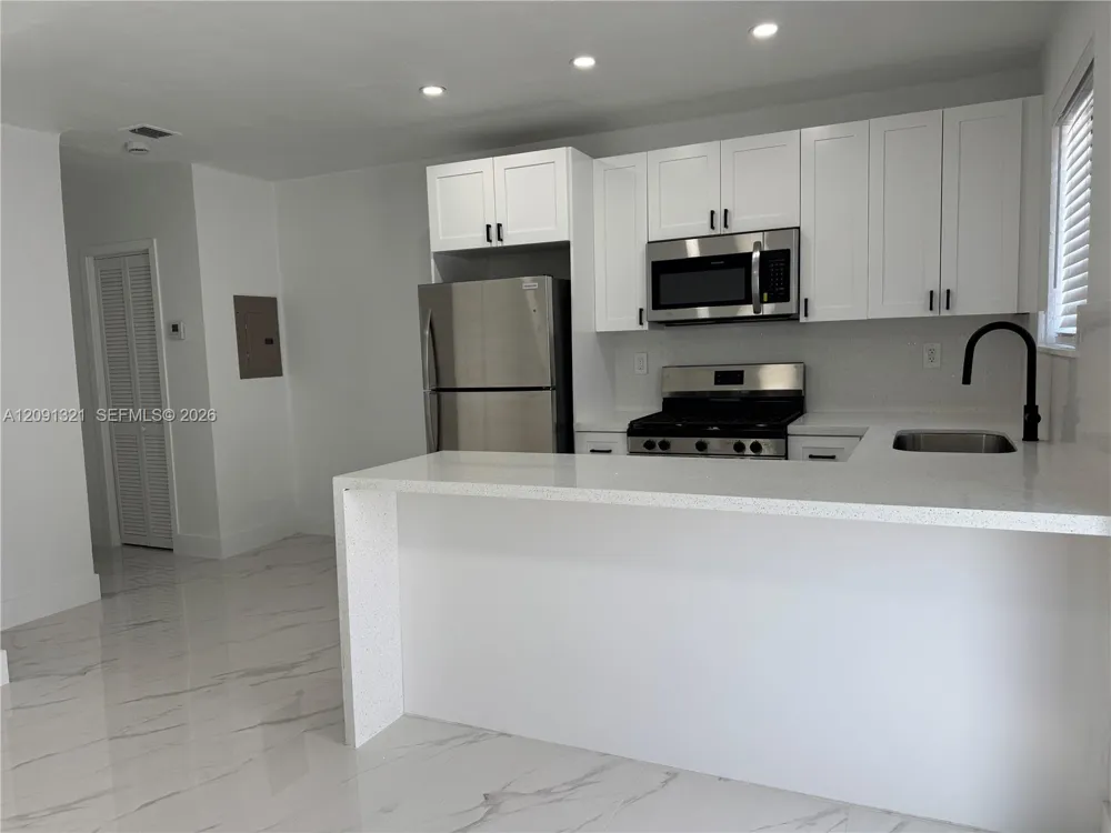 1901 NW 30th St #2 Miami, FL 33142