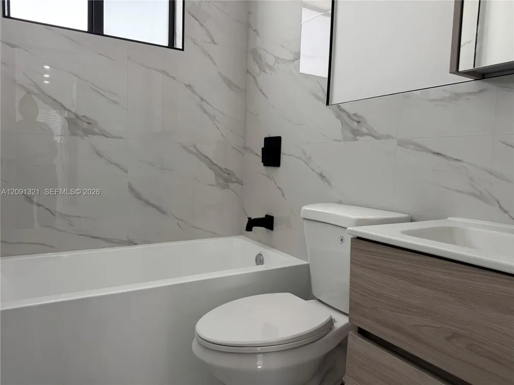 1901 NW 30th St #2 Miami, FL 33142