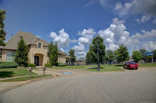 10757 S 96th Place Tulsa, OK 74133