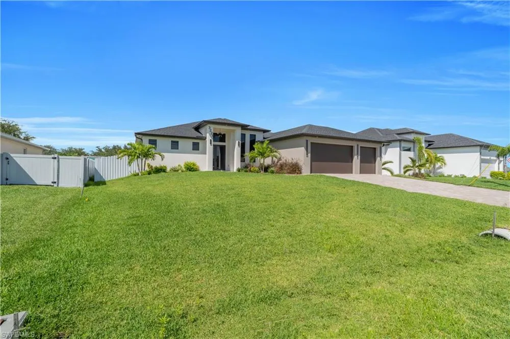 3221 SW 3rd Terrace Cape Coral, FL 33991